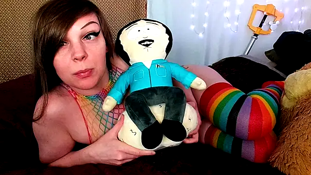 Snapshot of GamerGirlRoxyAndLee chatting on 01-17-25, 10:34 GamerGirlRoxyAndLee online show from 01-17-25, 10:34