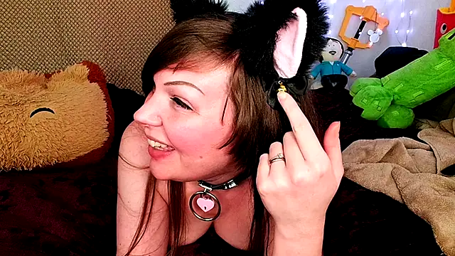 Snapshot of GamerGirlRoxyAndLee chatting on 01-28-25, 01:08 GamerGirlRoxyAndLee online show from 01-28-25, 01:08