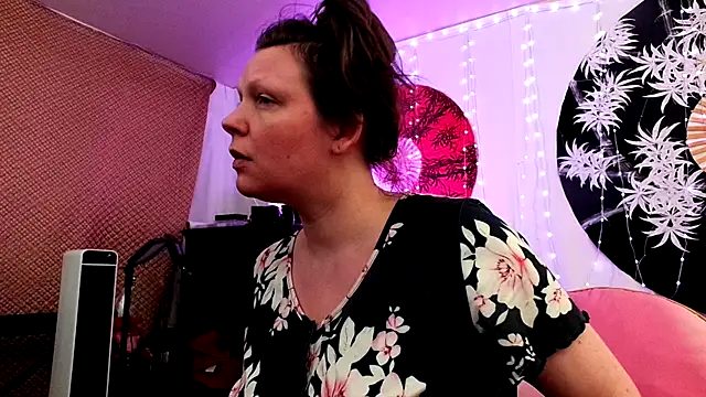 GamerGirlRoxyAndLee online show from 07-16-26, 09:01