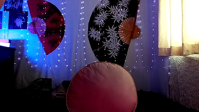 GamerGirlRoxyAndLee online show from 06-26-26, 08:03