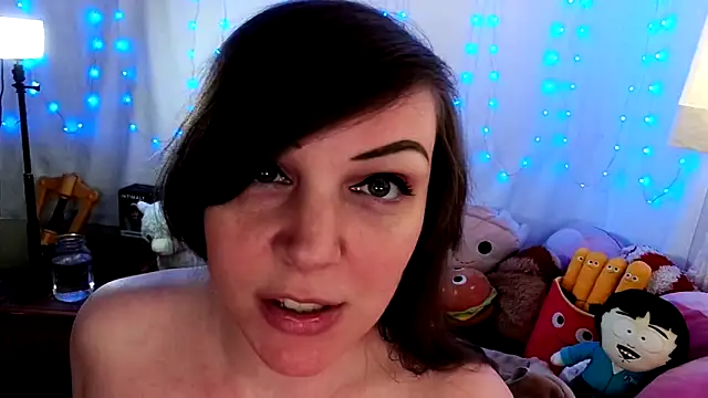 GamerGirlRoxyAndLee online show from 11-08-25, 09:07