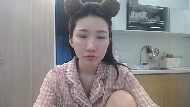 Snapshot of Asiagirll chatting on 05-17-26, 03:06 Asiagirll online show from 05-17-26, 03:06