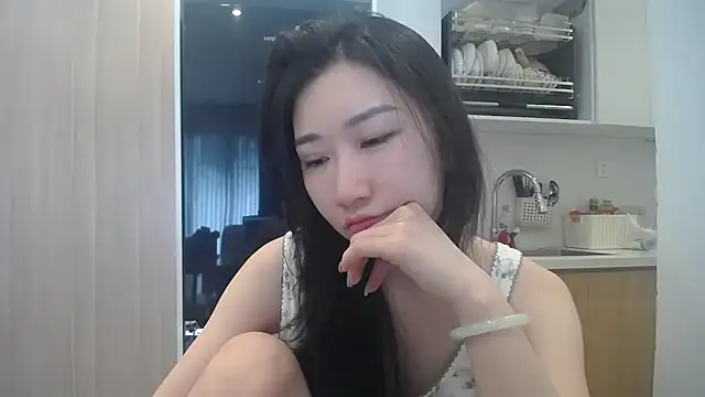 Snapshot of Asiagirll chatting on 06-07-26, 02:06 Asiagirll online show from 06-07-26, 02:06