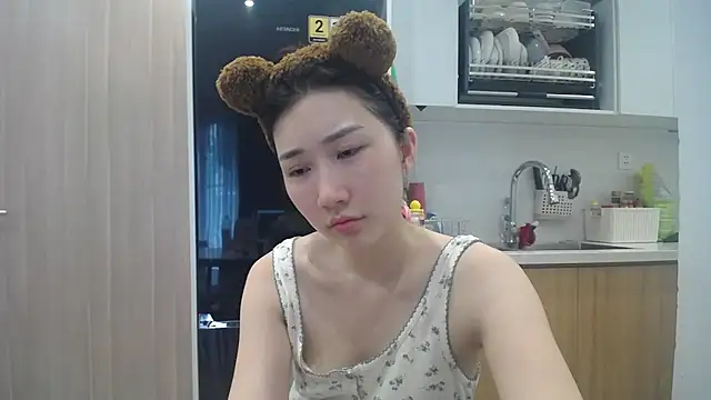 Snapshot of Asiagirll chatting on 06-11-26, 02:53 Asiagirll online show from 06-11-26, 02:53