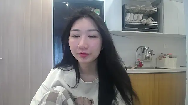 Snapshot of Asiagirll chatting on 05-08-26, 01:53 Asiagirll online show from 05-08-26, 01:53