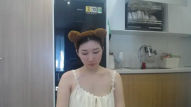 Snapshot of Asiagirll chatting on 05-27-26, 01:57 Asiagirll online show from 05-27-26, 01:57