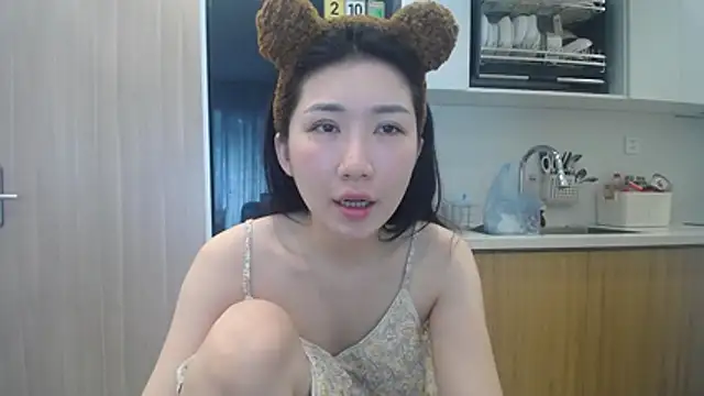 Snapshot of Asiagirll chatting on 05-06-26, 03:21 Asiagirll online show from 05-06-26, 03:21