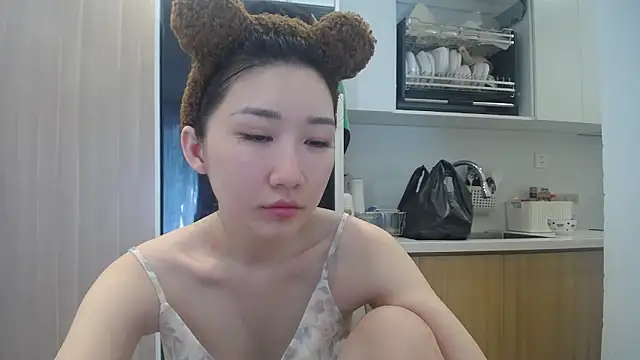 Snapshot of Asiagirll chatting on 06-01-26, 02:01 Asiagirll online show from 06-01-26, 02:01