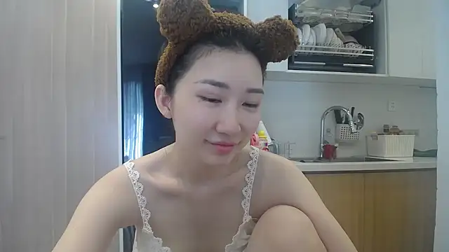 Snapshot of Asiagirll chatting on 06-08-26, 01:50 Asiagirll online show from 06-08-26, 01:50