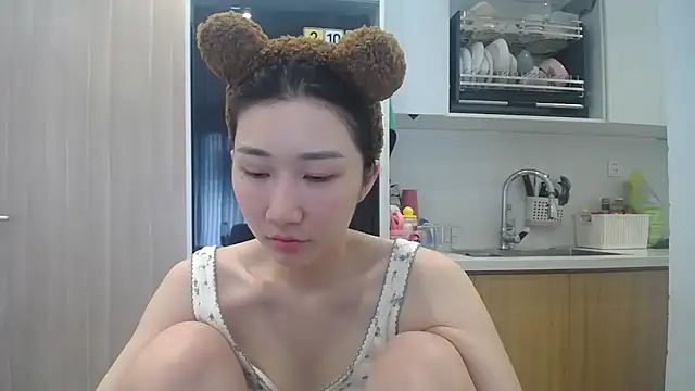 Snapshot of Asiagirll chatting on 06-11-26, 12:32 Asiagirll online show from 06-11-26, 12:32