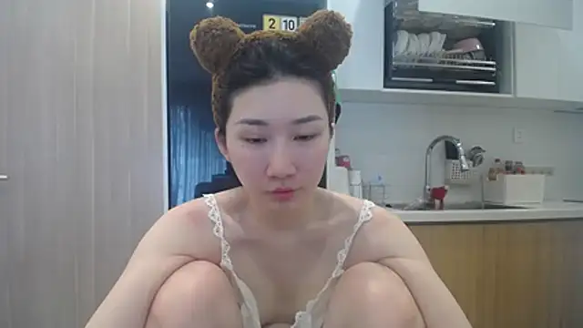 Snapshot of Asiagirll chatting on 05-18-26, 04:07 Asiagirll online show from 05-18-26, 04:07