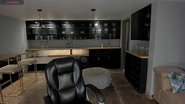 AbellaCroft online show from 03-31-26, 02:19