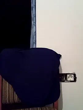 Snapshot of Rolandxxxr chatting on 01-07-25, 06:35 Rolandxxxr online show from 01-07-25, 06:35