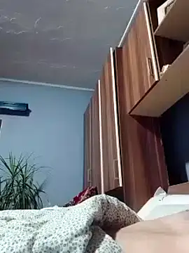 Snapshot of Rolandxxxr chatting on 02-24-25, 11:19 Rolandxxxr online show from 02-24-25, 11:19