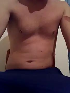 Snapshot of Rolandxxxr chatting on 01-04-25, 03:49 Rolandxxxr online show from 01-04-25, 03:49