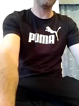 Snapshot of Rolandxxxr chatting on 03-11-25, 07:03 Rolandxxxr online show from 03-11-25, 07:03