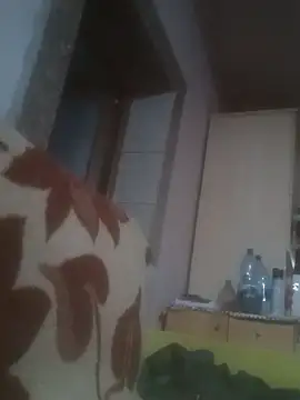 Snapshot of Rolandxxxr chatting on 09-30-25, 07:42 Rolandxxxr online show from 09-30-25, 07:42