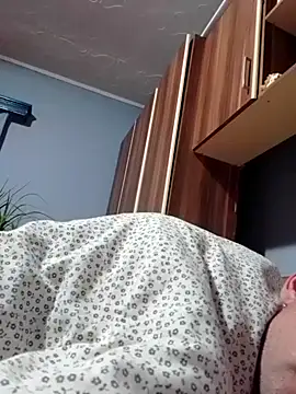 Snapshot of Rolandxxxr chatting on 03-09-25, 11:46 Rolandxxxr online show from 03-09-25, 11:46