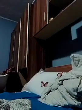 Snapshot of Rolandxxxr chatting on 02-23-25, 06:01 Rolandxxxr online show from 02-23-25, 06:01