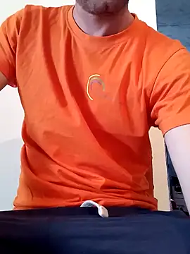 Snapshot of Rolandxxxr chatting on 01-26-25, 01:15 Rolandxxxr online show from 01-26-25, 01:15