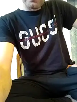 Snapshot of Rolandxxxr chatting on 02-23-25, 02:57 Rolandxxxr online show from 02-23-25, 02:57