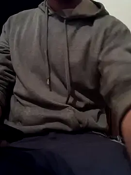 Snapshot of Rolandxxxr chatting on 01-07-25, 03:33 Rolandxxxr online show from 01-07-25, 03:33