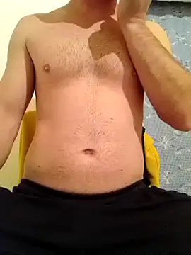 Snapshot of Rolandxxxr chatting on 02-24-25, 08:14 Rolandxxxr online show from 02-24-25, 08:14