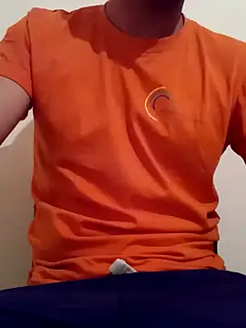 Snapshot of Rolandxxxr chatting on 01-24-25, 04:17 Rolandxxxr online show from 01-24-25, 04:17