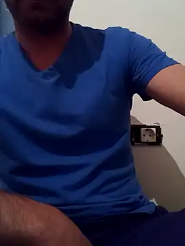 Snapshot of Rolandxxxr chatting on 12-14-24, 06:20 Rolandxxxr online show from 12-14-24, 06:20