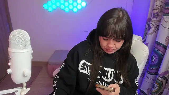 sophia grants online show from 10-15-25, 07:16