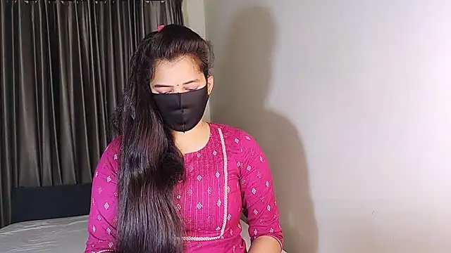 YourLovelyQueen online show from 01-25-25, 04:34