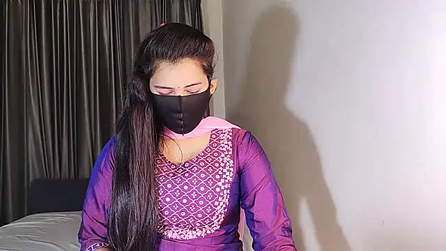 YourLovelyQueen online show from 01-22-25, 07:56