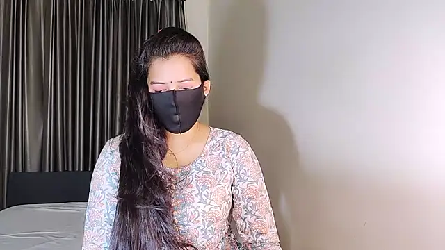 YourLovelyQueen online show from 03-04-25, 05:03