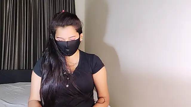YourLovelyQueen online show from 02-18-25, 05:31