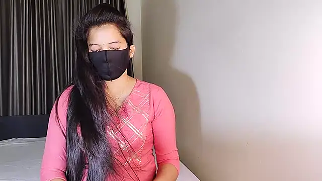 YourLovelyQueen online show from 02-11-25, 07:54