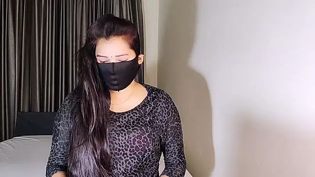 YourLovelyQueen online show from 03-21-25, 05:56
