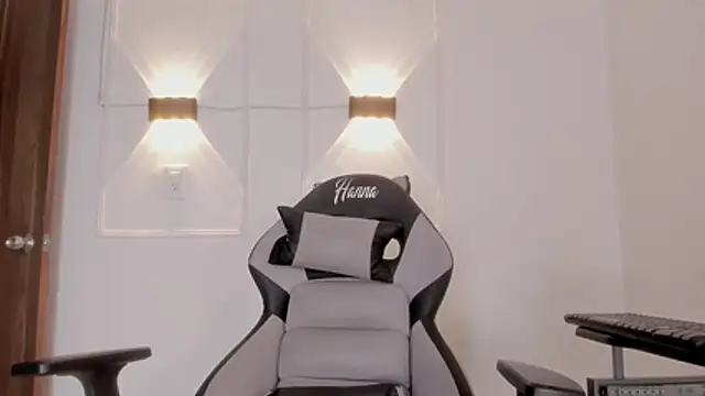 Hanna Risso online show from 03-25-26, 06:07