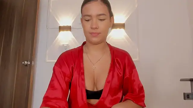 Hanna Risso online show from 04-10-26, 06:04