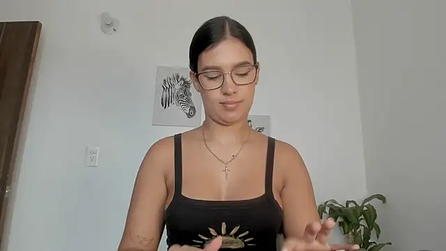 Hanna Risso online show from 09-11-25, 06:19