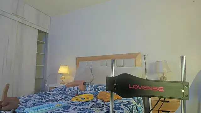 elena mature online show from 12-18-25, 07:40