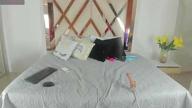 elena mature online show from 03-04-26, 07:43