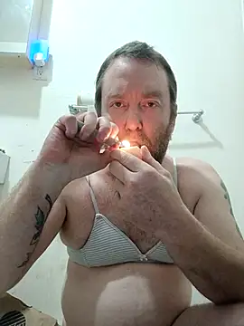 Snapshot of shadyem chatting on 03-26-26, 12:42 shadyem online show from 03-26-26, 12:42