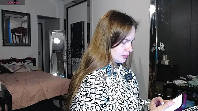 CindyJonson online show from 12-17-25, 06:18