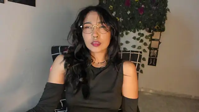 Mary Rosse1 online show from 10-20-25, 06:52