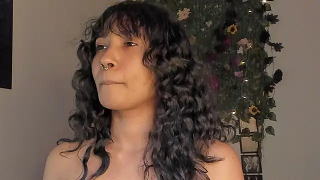 Mary Rosse1 online show from 12-13-25, 08:04