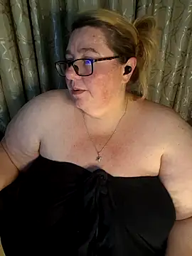 Snapshot of Iceprincess2bad4u chatting on 05-03-26, 06:22 Iceprincess2bad4u online show from 05-03-26, 06:22