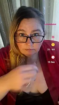 Snapshot of Iceprincess2bad4u chatting on 08-02-26, 08:45 Iceprincess2bad4u online show from 08-02-26, 08:45