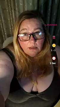 Snapshot of Iceprincess2bad4u chatting on 07-10-26, 07:14 Iceprincess2bad4u online show from 07-10-26, 07:14