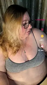 Snapshot of Iceprincess2bad4u chatting on 07-20-26, 04:42 Iceprincess2bad4u online show from 07-20-26, 04:42