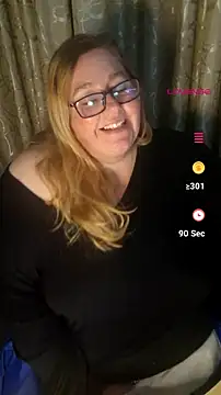 Snapshot of Iceprincess2bad4u chatting on 07-04-26, 06:45 Iceprincess2bad4u online show from 07-04-26, 06:45